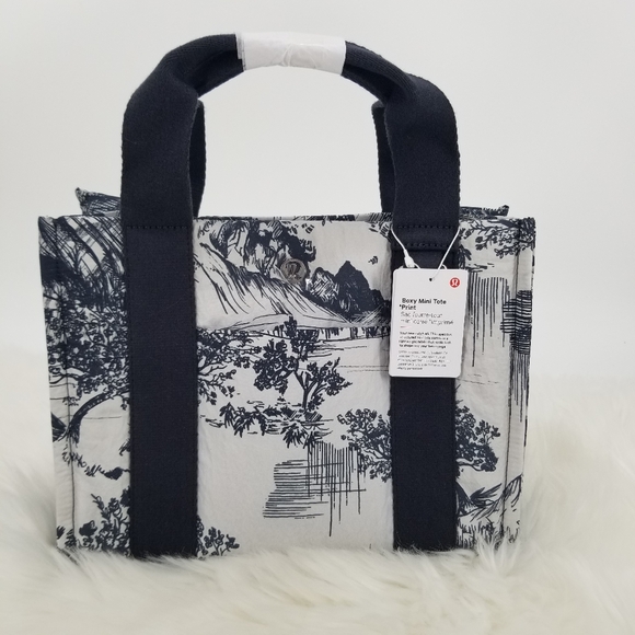 LULULEMON Boxy Mini Tote Toile Turtledove Navy and Obsidian 4.5 L NWT - Picture 2 of 16